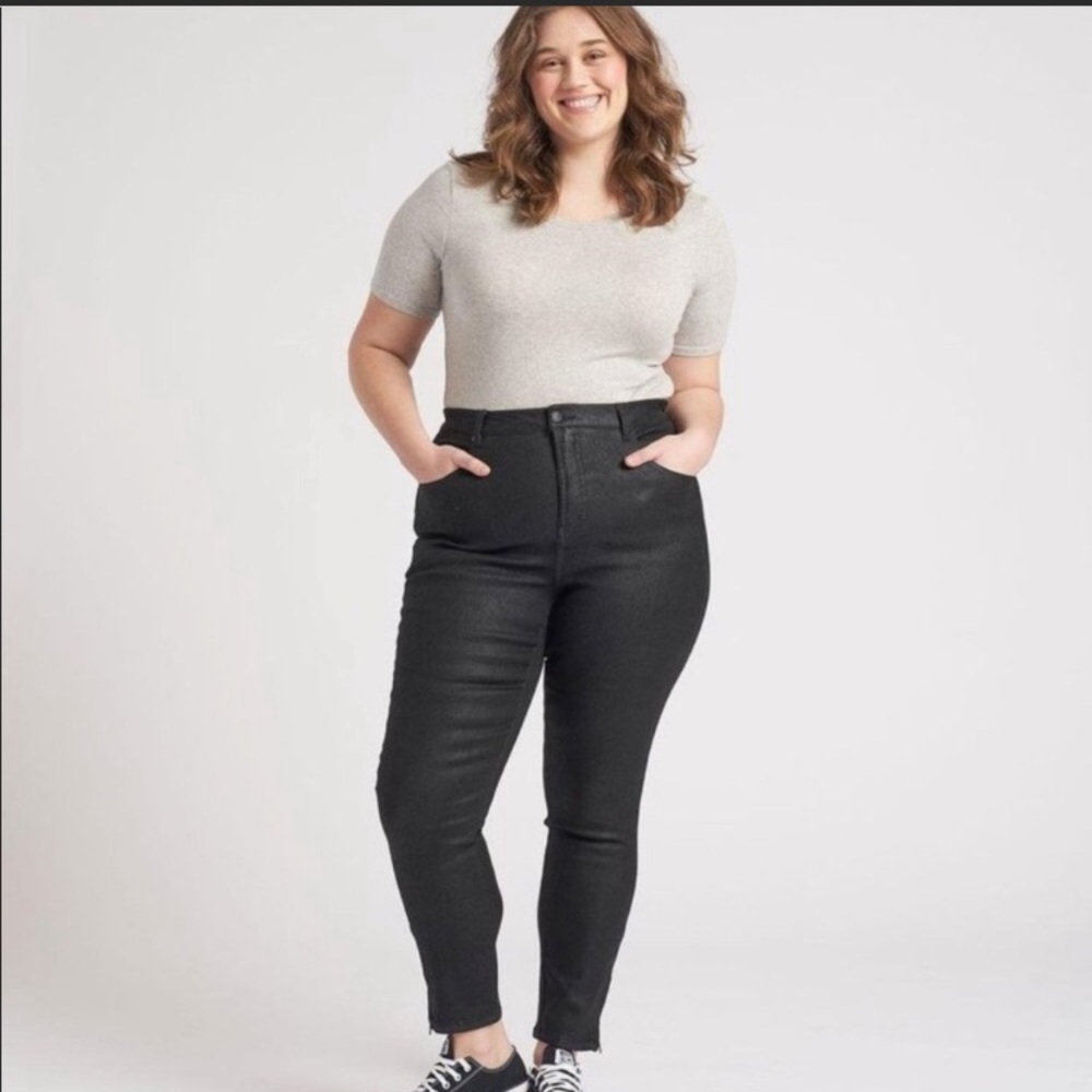 Universal Standard Black Resin Skinny Jeans - 4L